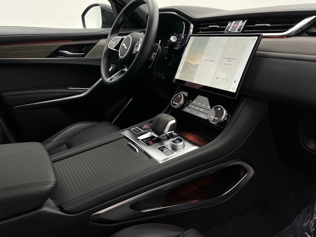 2022 Jaguar F-PACE P250 S photo 10