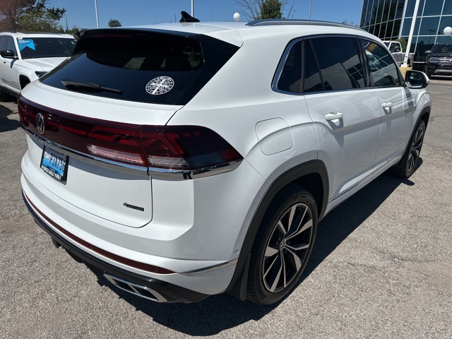 2025 Volkswagen Atlas Cross Sport SEL Premium R-Line photo 2