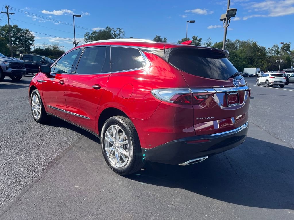 2024 Buick Enclave Essence photo 3
