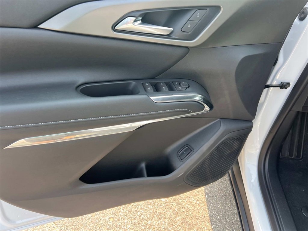 2025 Chevrolet Traverse photo 11