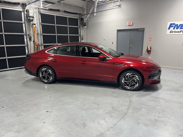 2026 Hyundai Sonata SEL's photo