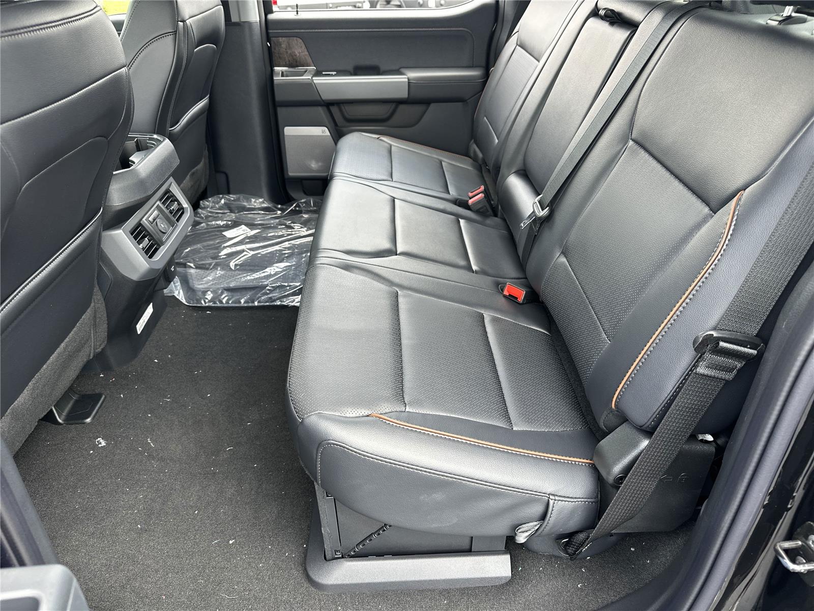 2025 Ford F-250 Lariat photo 25