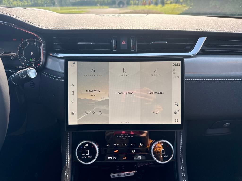 2026 Jaguar F-PACE P250 R-Dynamic S photo 32