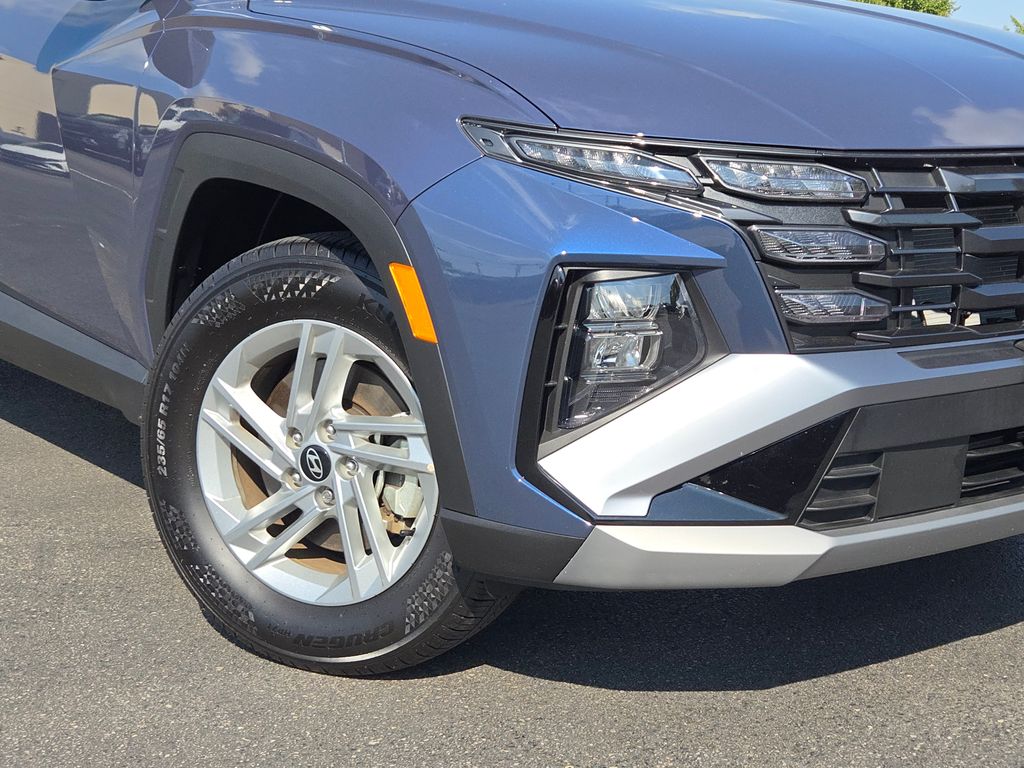 2025 Hyundai Tucson SE photo 2