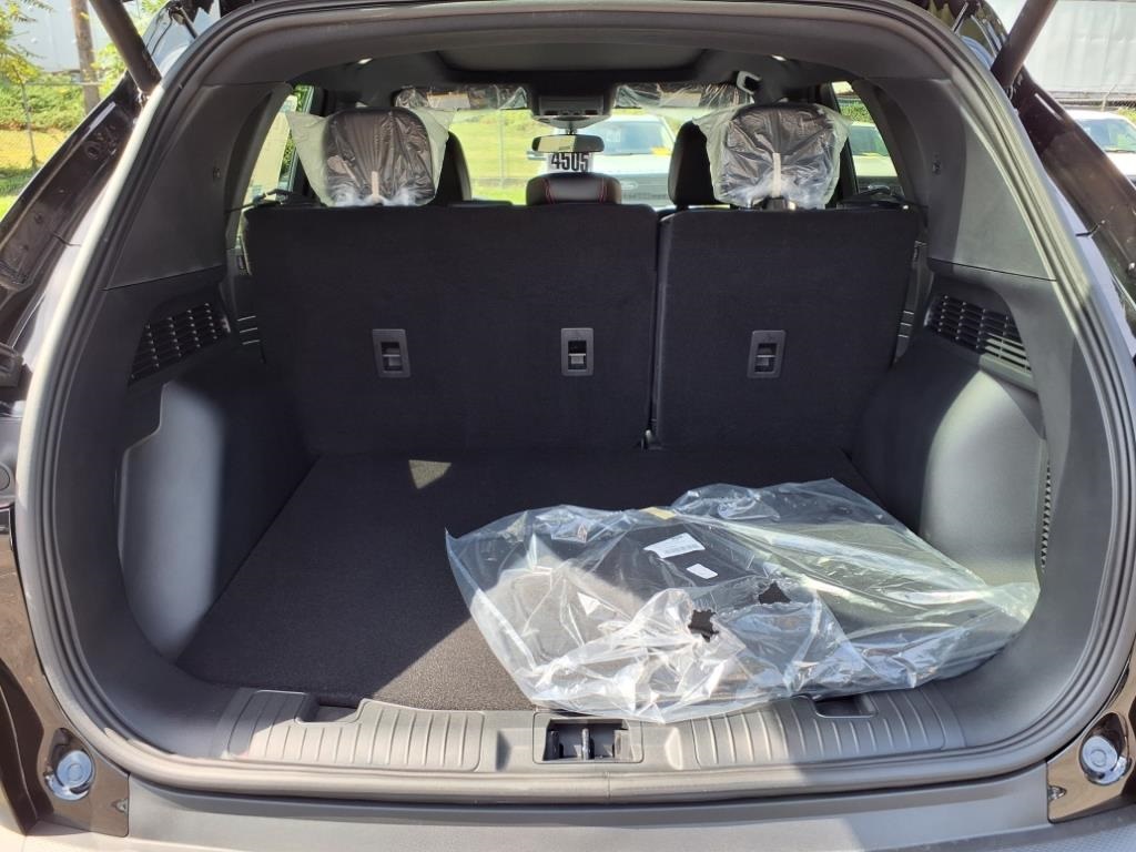 2025 Ford Escape ST-Line photo 6