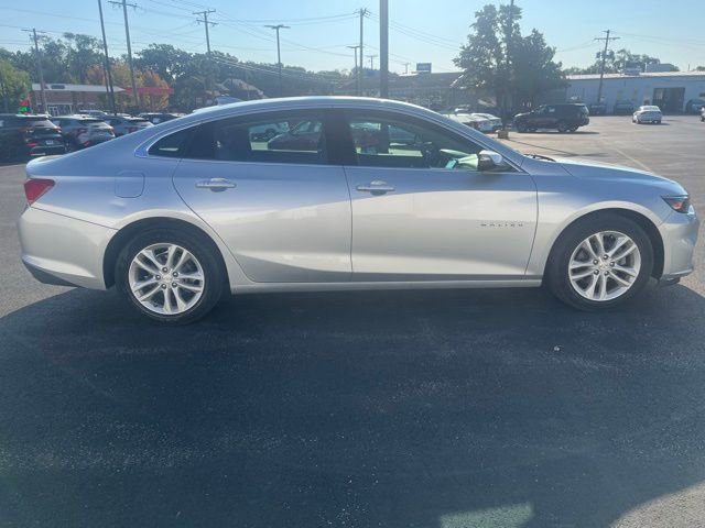 2018 Chevrolet Malibu 1LT photo 3