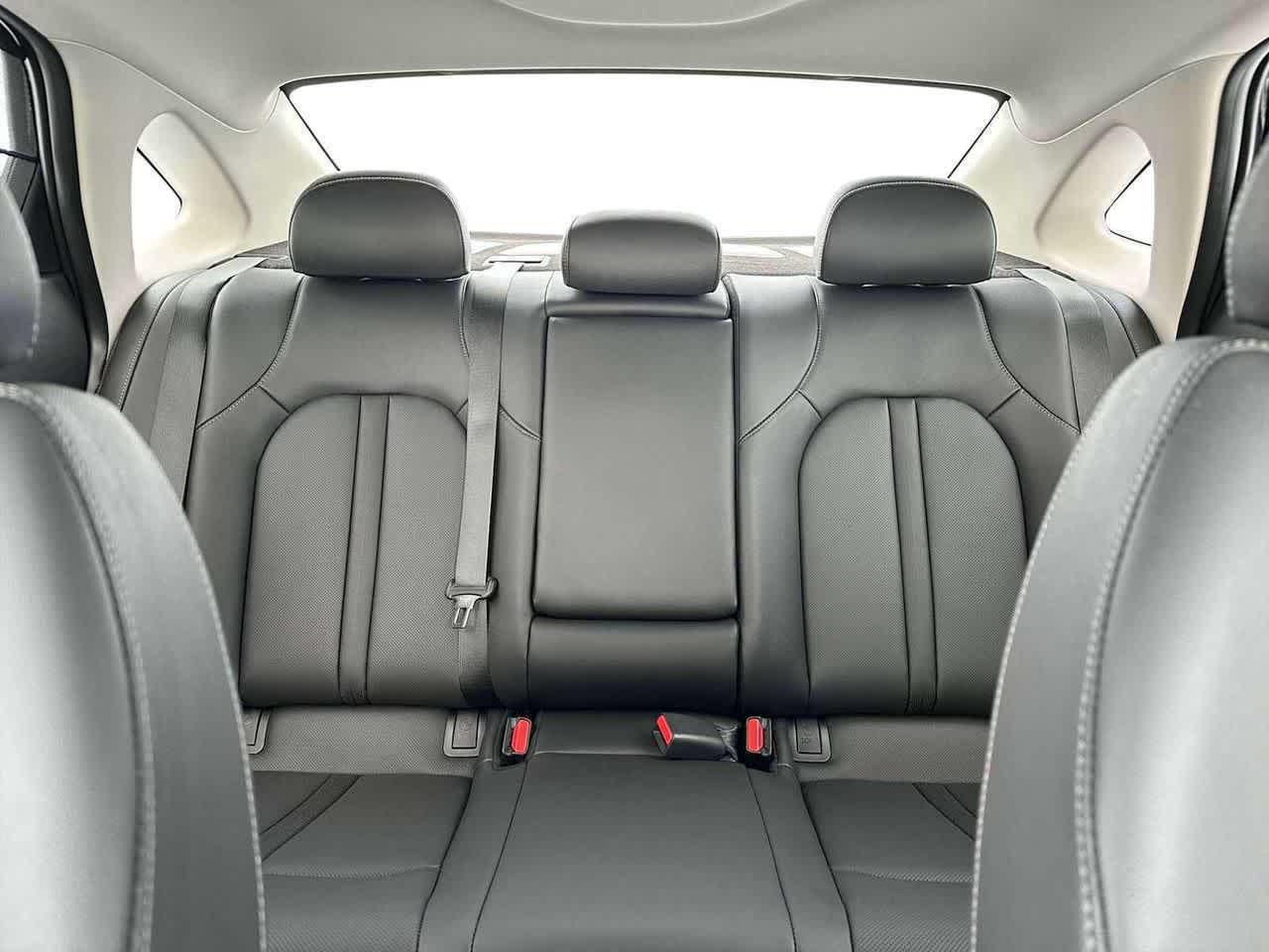 2025 Hyundai Sonata Hybrid Limited photo 3