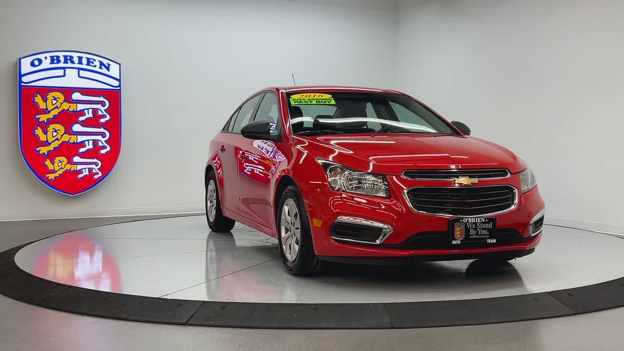 2016 Chevrolet Cruze LS photo 2