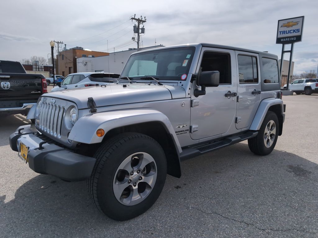 2017 Jeep Wrangler Unlimited Sahara photo 6