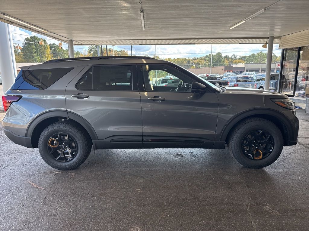 2026 Ford Explorer photo 2