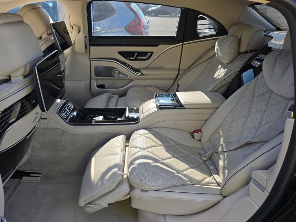 2022 Mercedes Benz S Maybach 580 photo 4