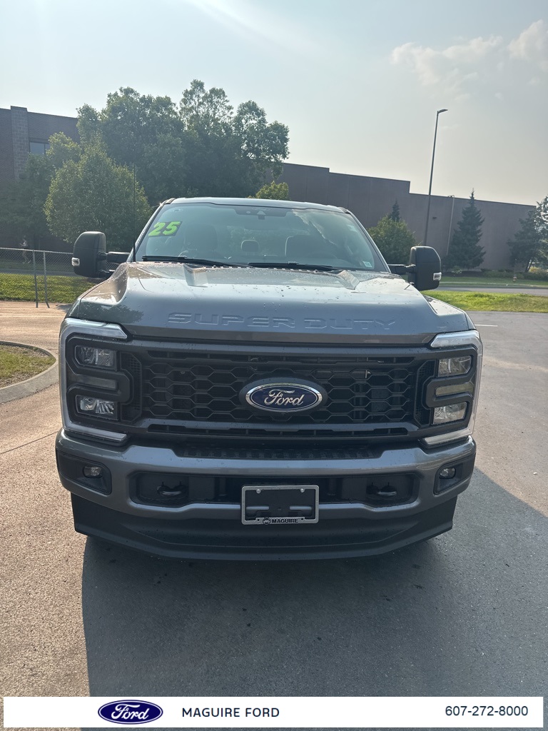 2025 Ford F-350 XL photo 2