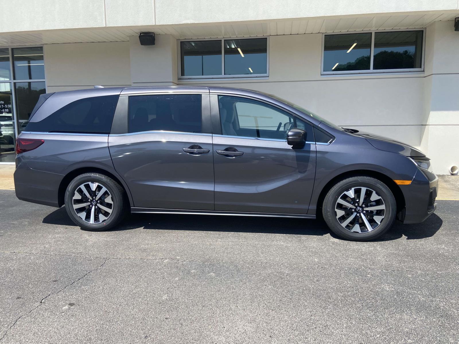 2026 Honda Odyssey EX-L photo 2