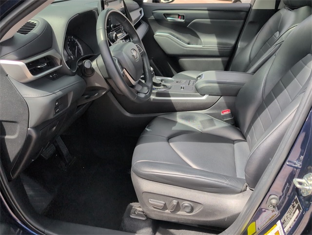 2022 Toyota Highlander XLE photo 6