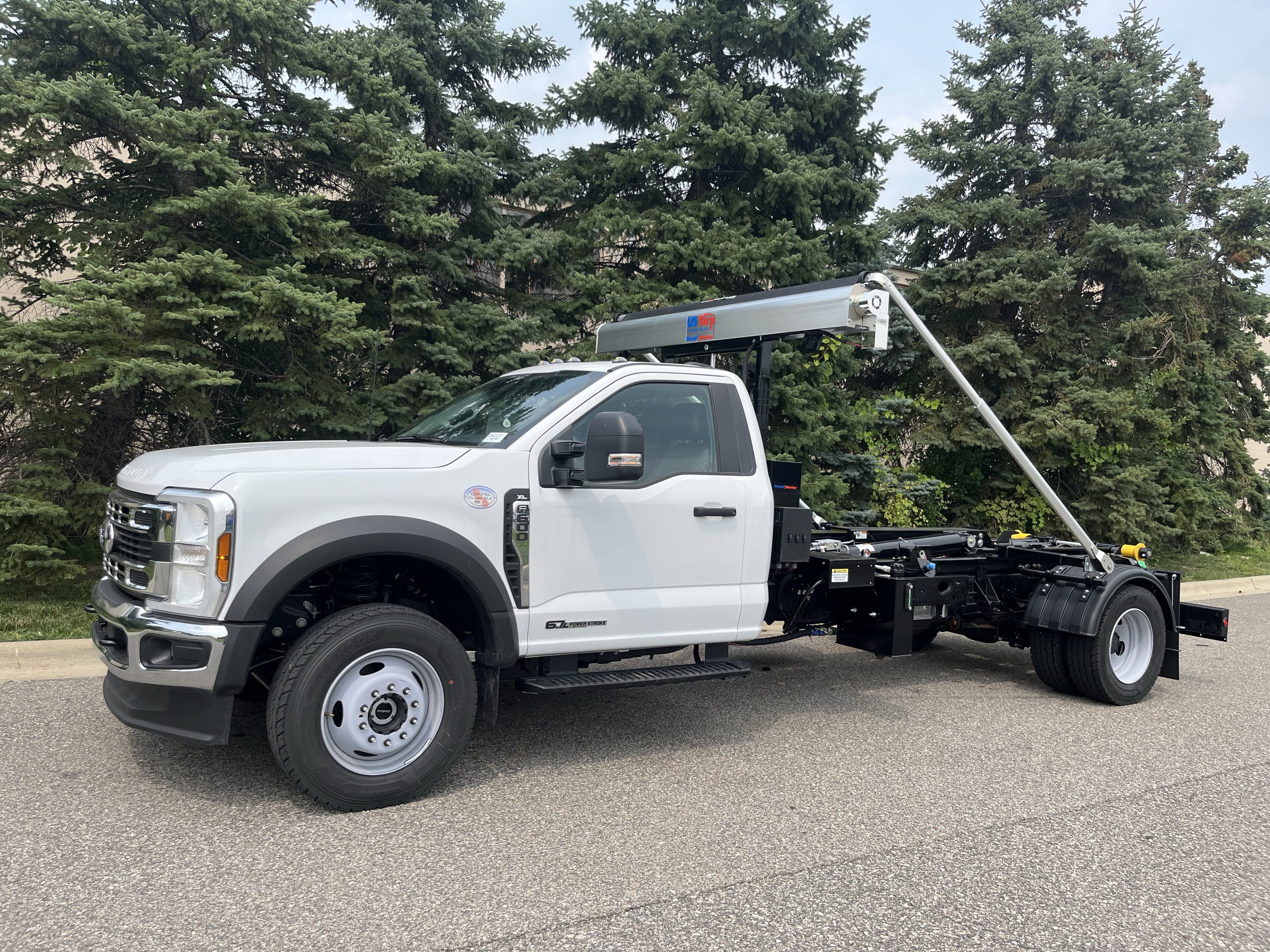 2025 Ford F-600 Super Duty Chassis Cab XL's photo
