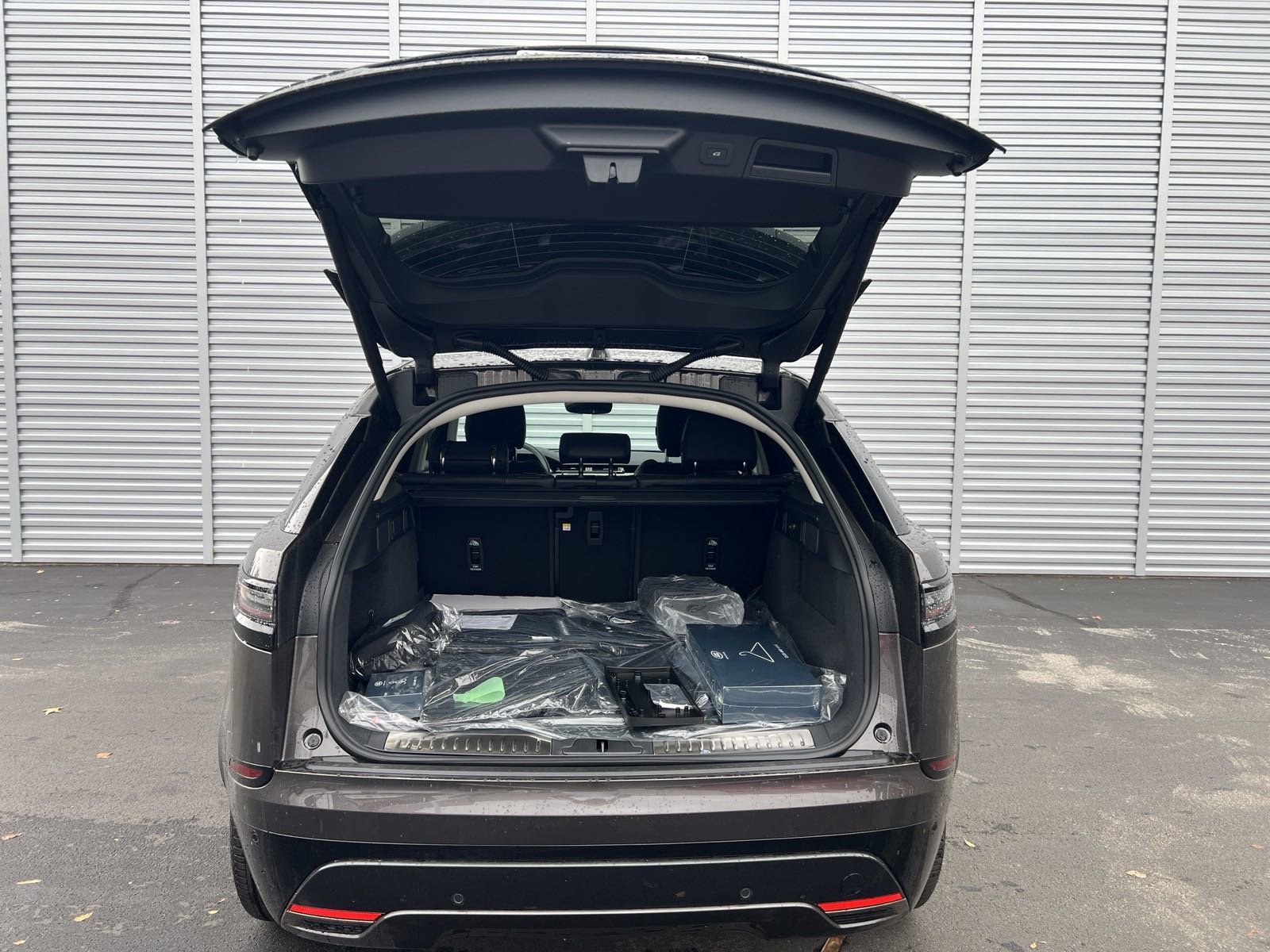 2025 Land Rover Range Rover Velar SE photo 28