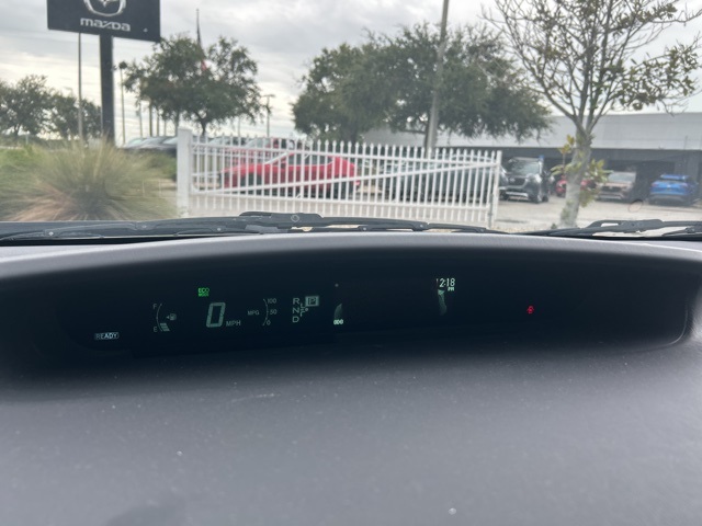 2014 Toyota Prius Four photo 17