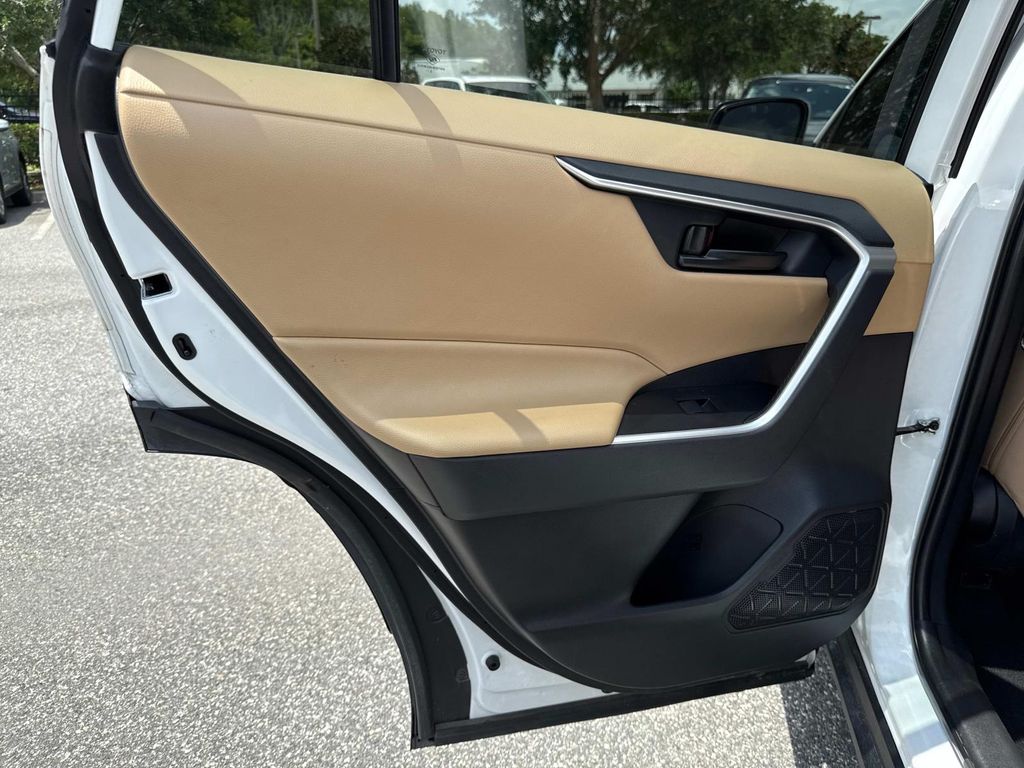 2024 Toyota RAV4 Hybrid LE photo 11
