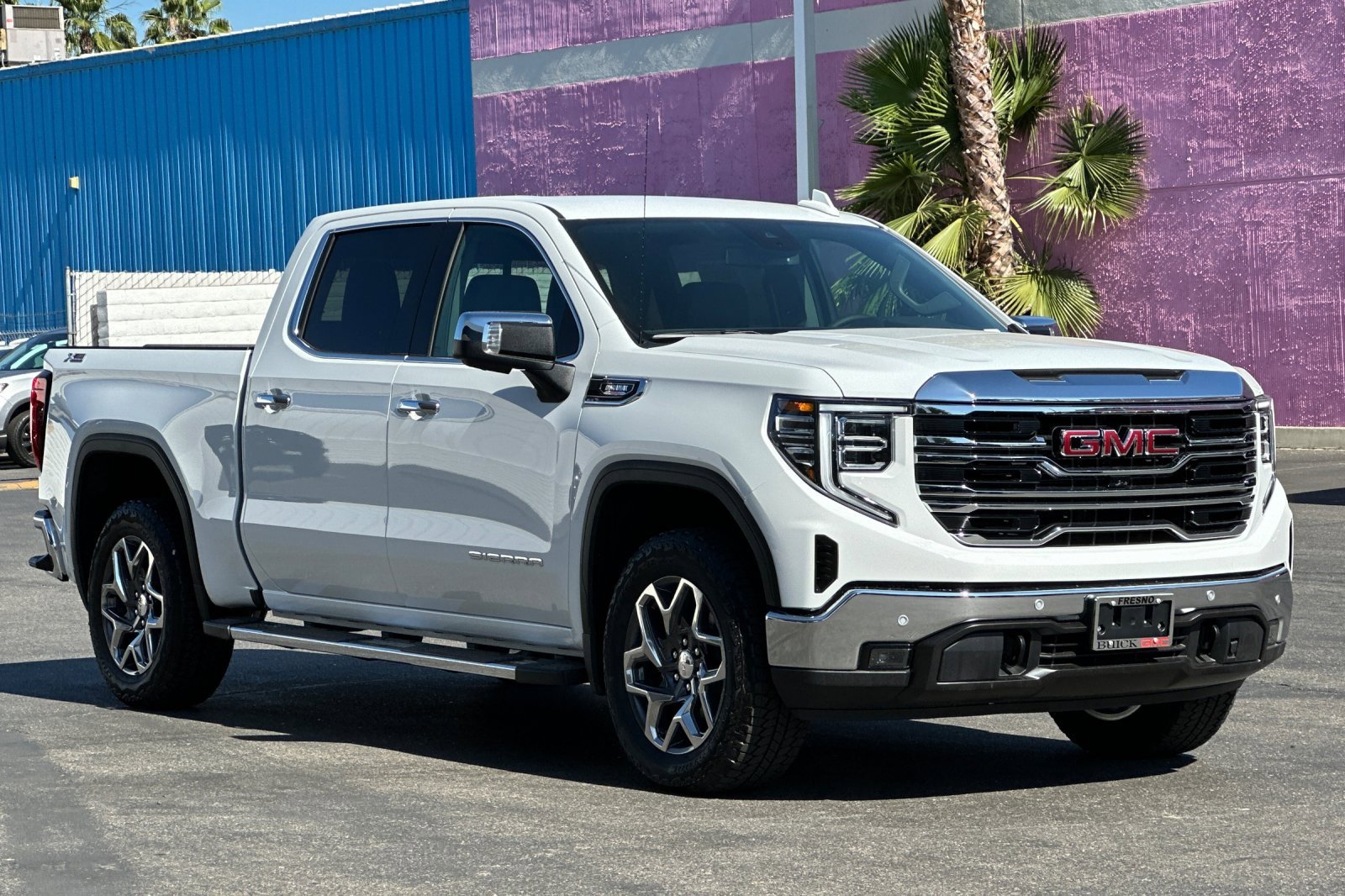 2025 Gmc Sierra 1500 SLT photo 2