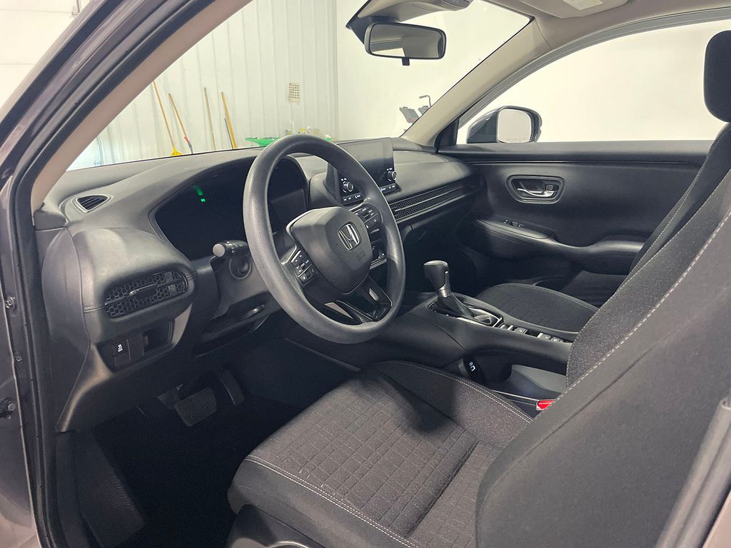 2023 Honda HR-V LX photo 2