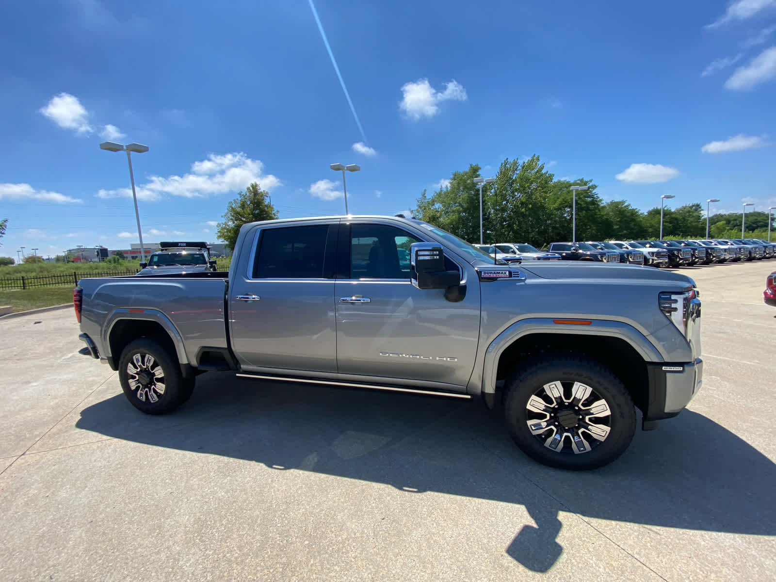 2025 Gmc Sierra 2500 HD Denali photo 3