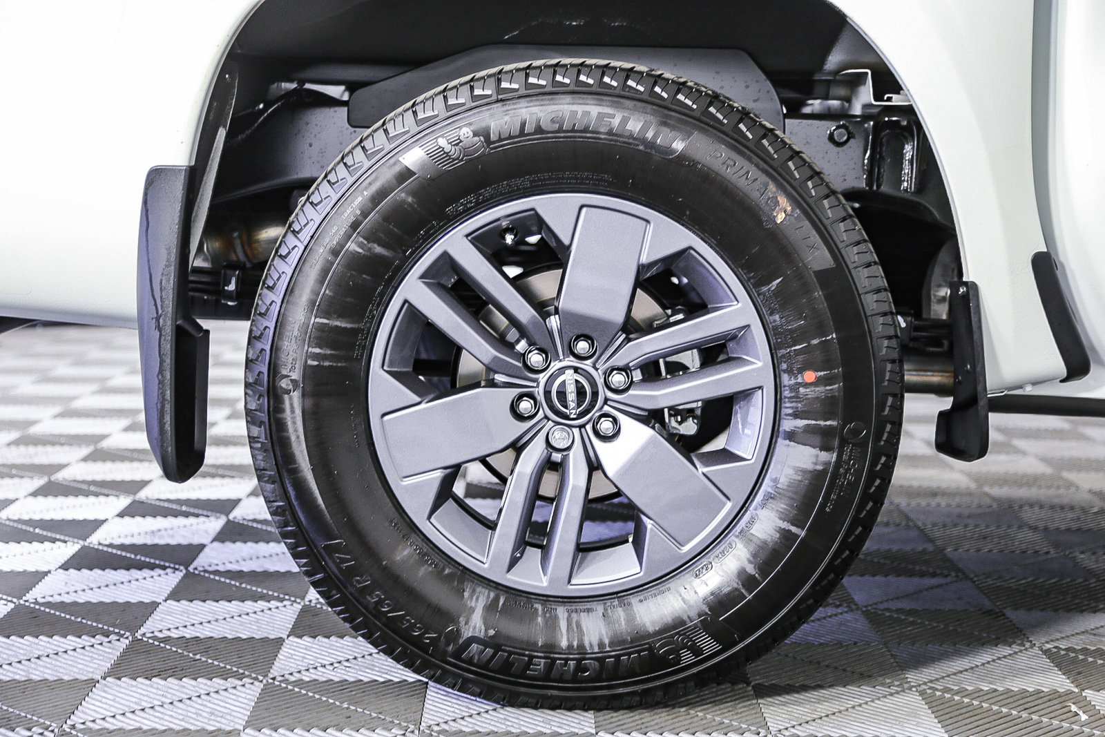 2025 Nissan Frontier SV photo 8
