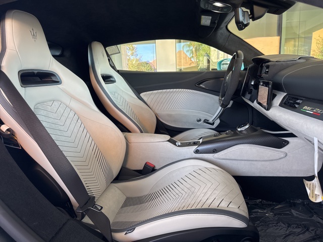 2023 Maserati MC20 Base photo 13