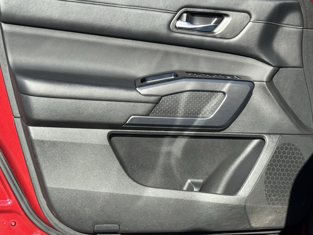 2023 Nissan Pathfinder SL photo 10