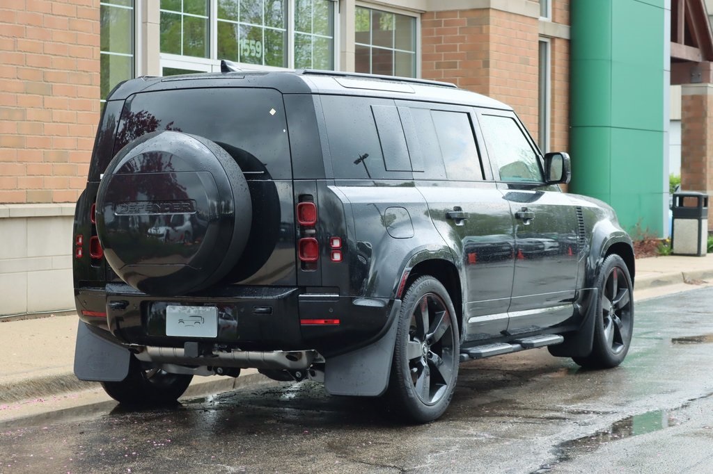 2025 Land Rover Defender 110 X-Dynamic SE photo 5