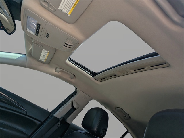 2012 Buick Regal Premium I photo 19