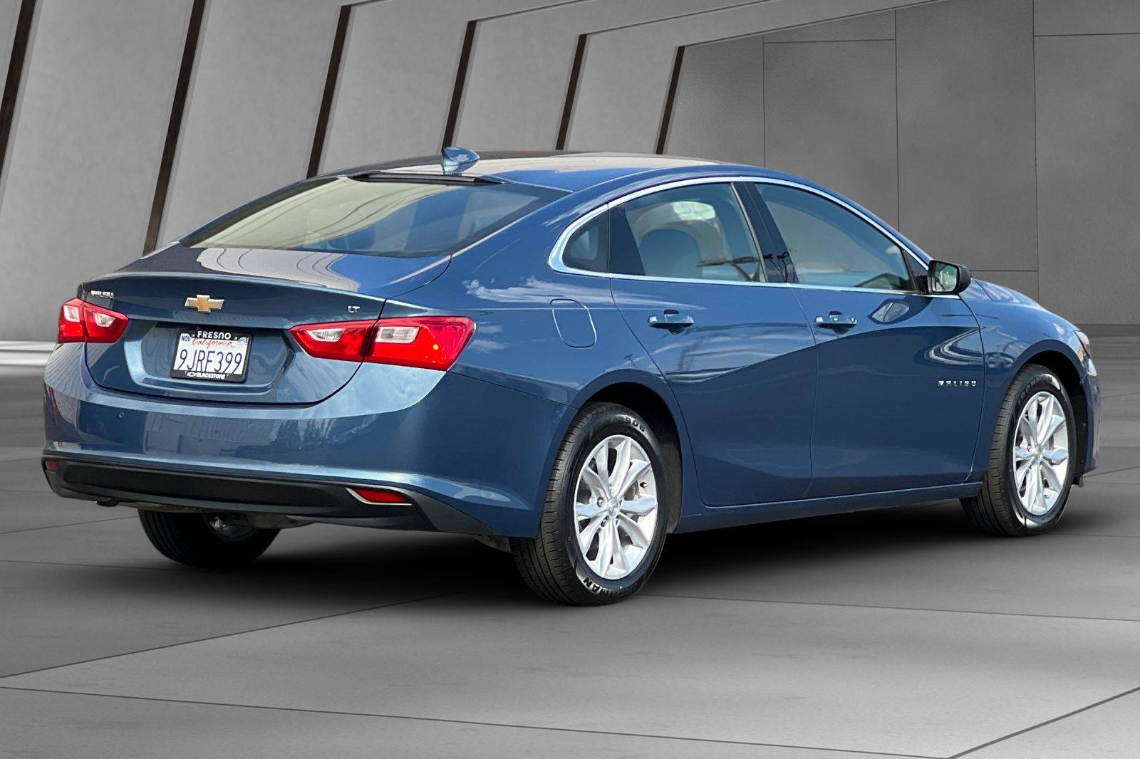 2024 Chevrolet Malibu 1LT photo 3