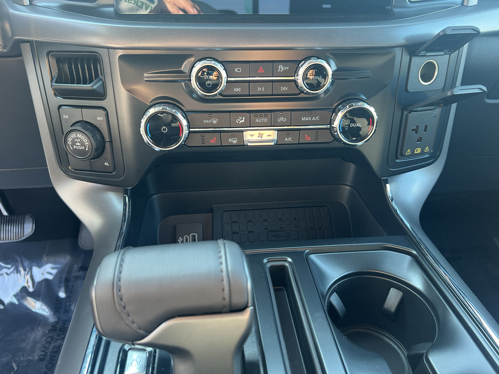 2025 Ford F-150 XLT photo 26