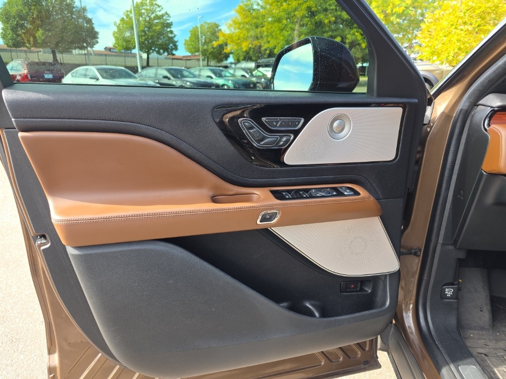2022 Lincoln Aviator Grand Touring photo 10