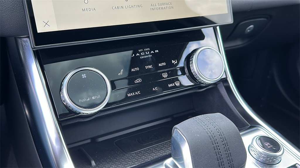 2024 Jaguar XF P300 R-Dynamic SE photo 19