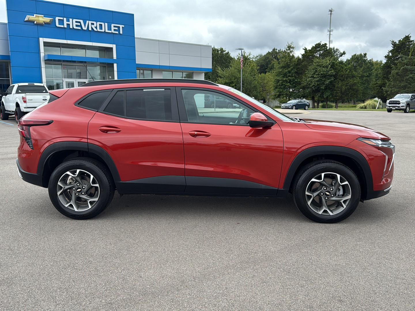 2024 Chevrolet Trax LT photo 3