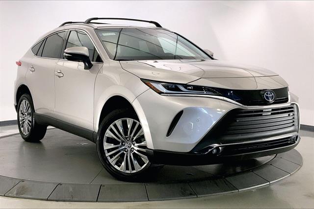 2024 Toyota Venza XLE's photo
