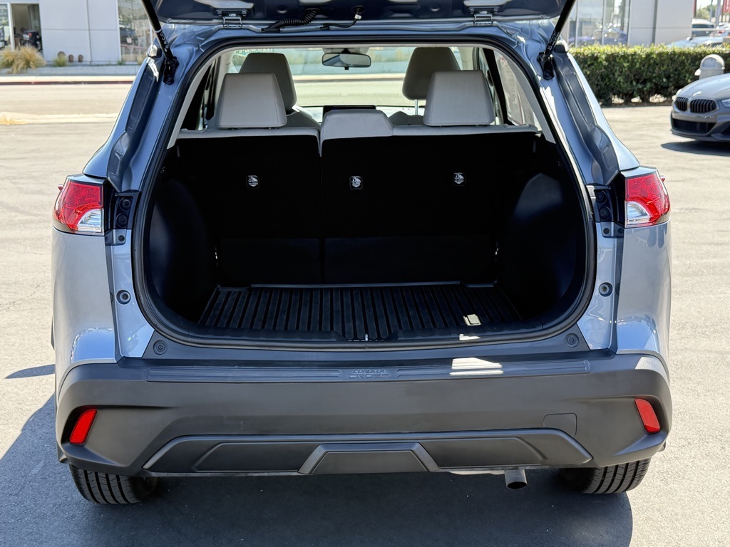 2023 Toyota Corolla Cross LE photo 13