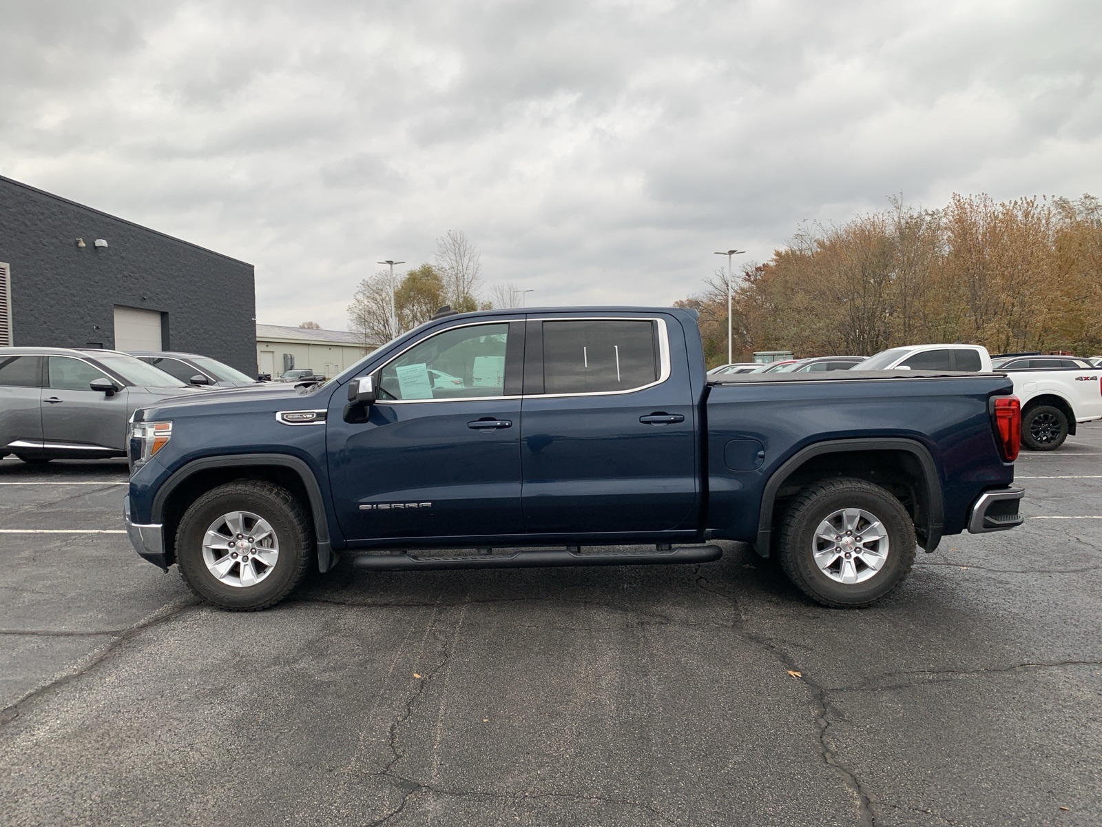2020 Gmc Sierra 1500 SLE photo 2