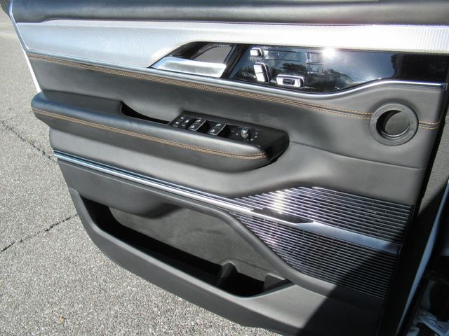 2022 Jeep Grand Wagoneer III photo 29