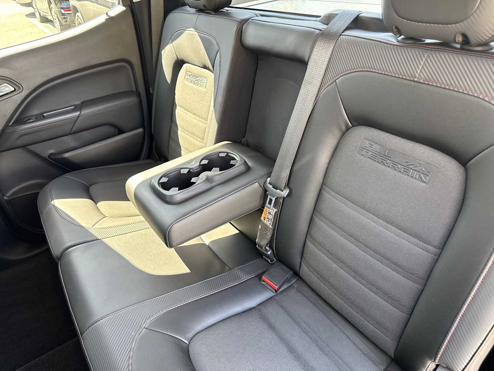 2015 Gmc Canyon SLE photo 30