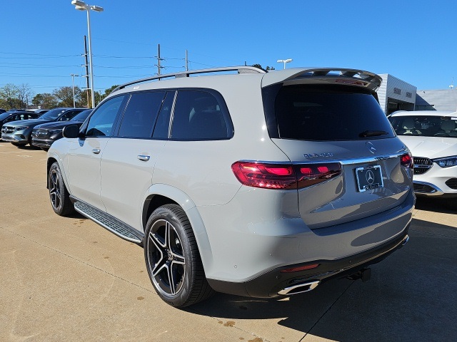 2026 Mercedes Benz GLS 450 4MATIC photo 4