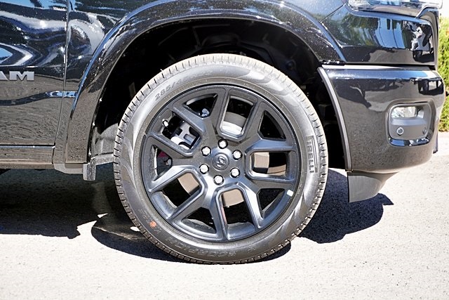 New 2026 Diamond Black Crystal Pearl-Coat Exterior Paint RAM Laramie image 8