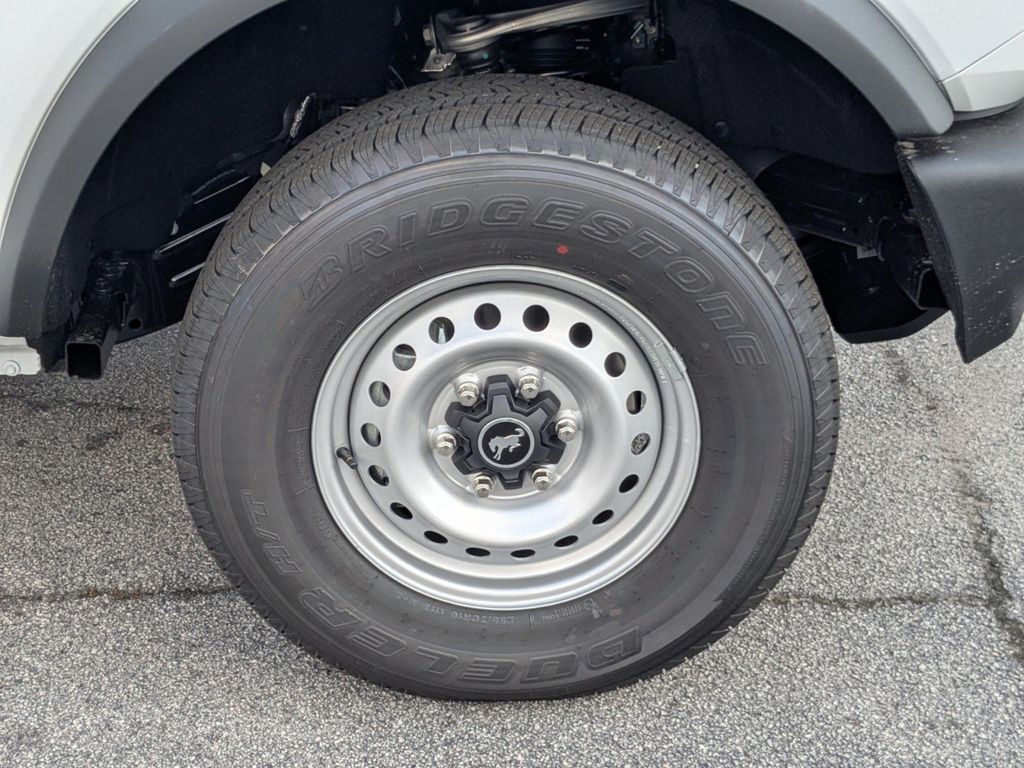 2025 Ford Bronco Base photo 10