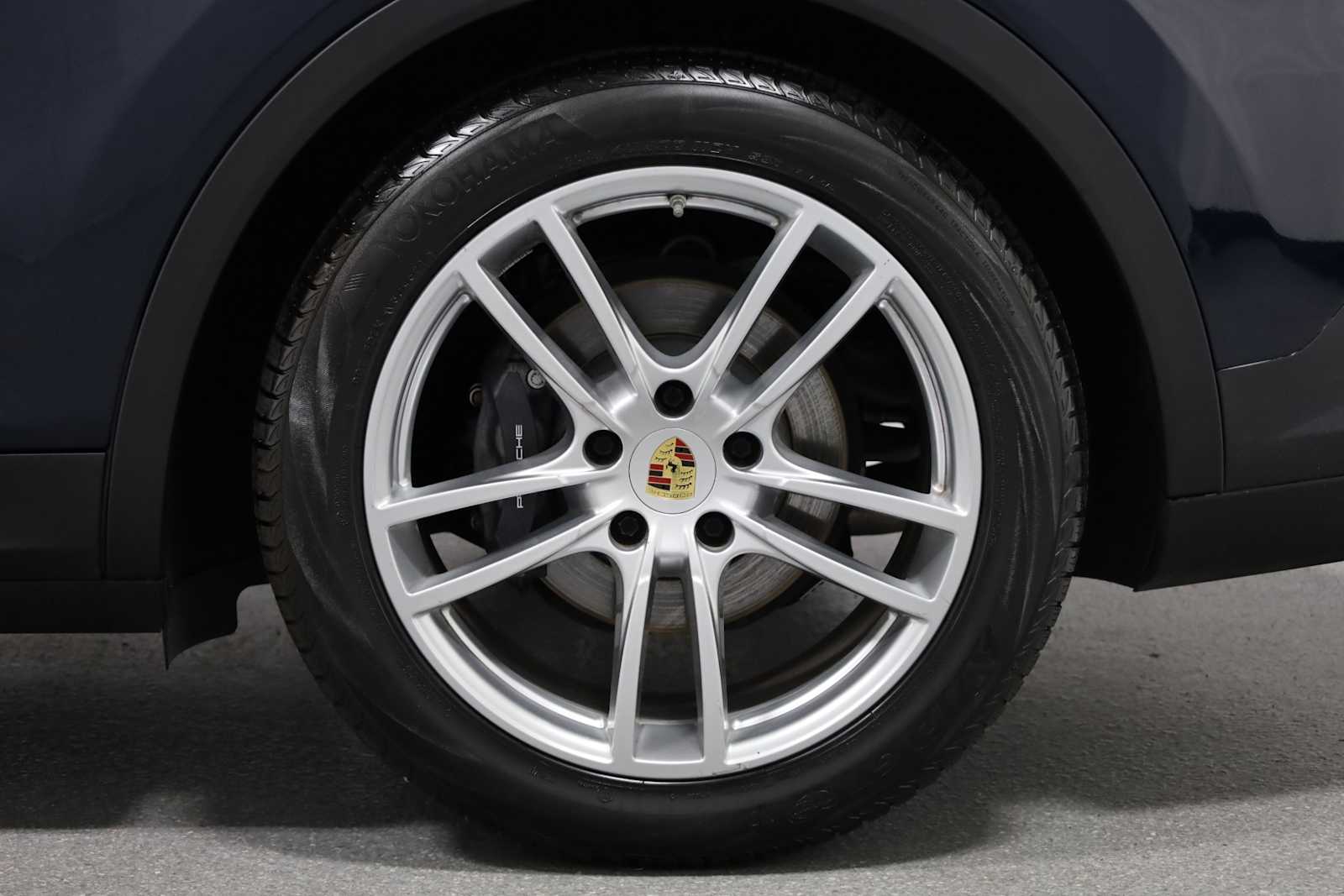 2023 Porsche Cayenne Coupe photo 33