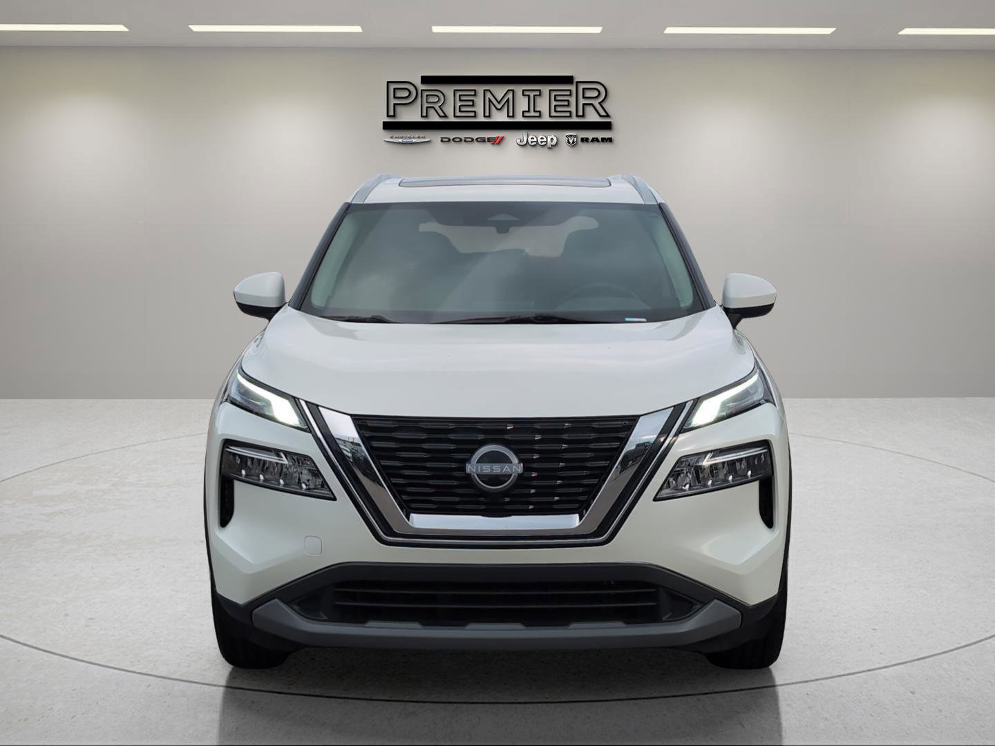 2023 Nissan Rogue SV photo 2