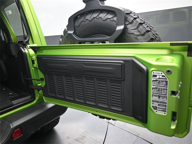 2025 Jeep Wrangler Rubicon photo 16