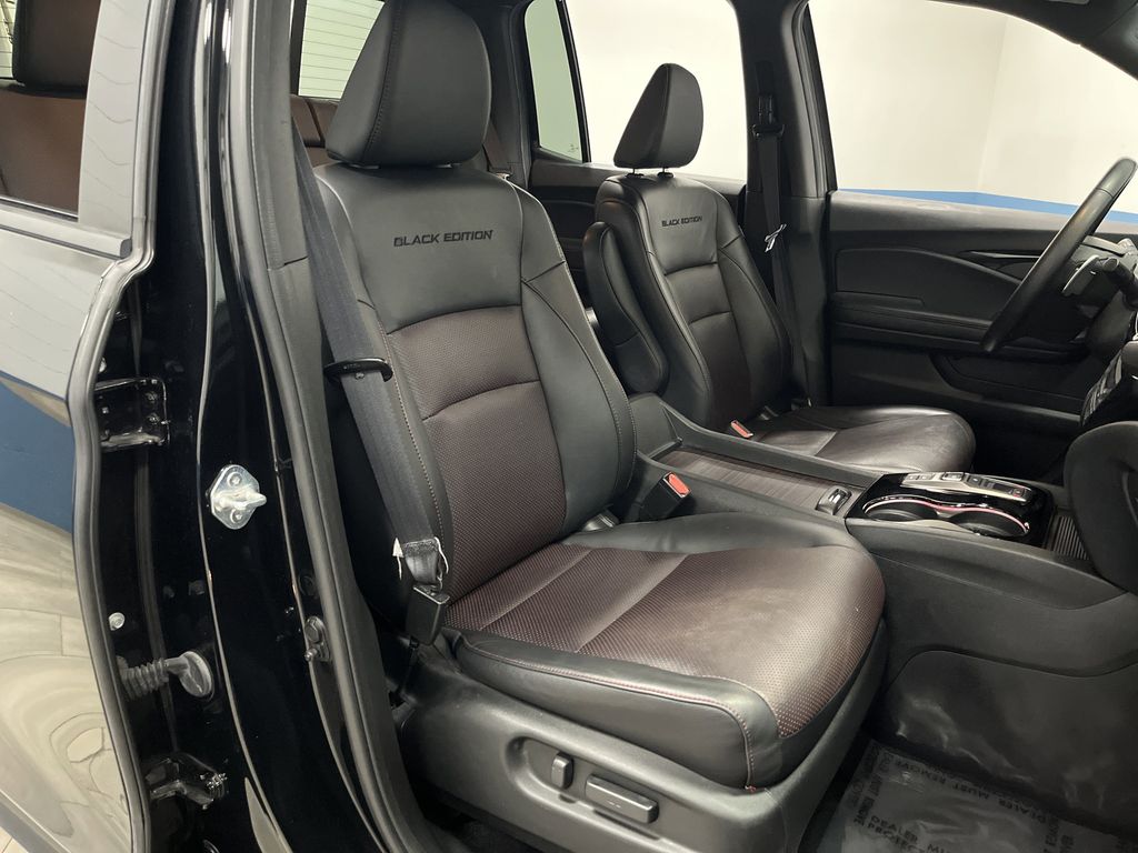2021 Honda Ridgeline Black Edition photo 29