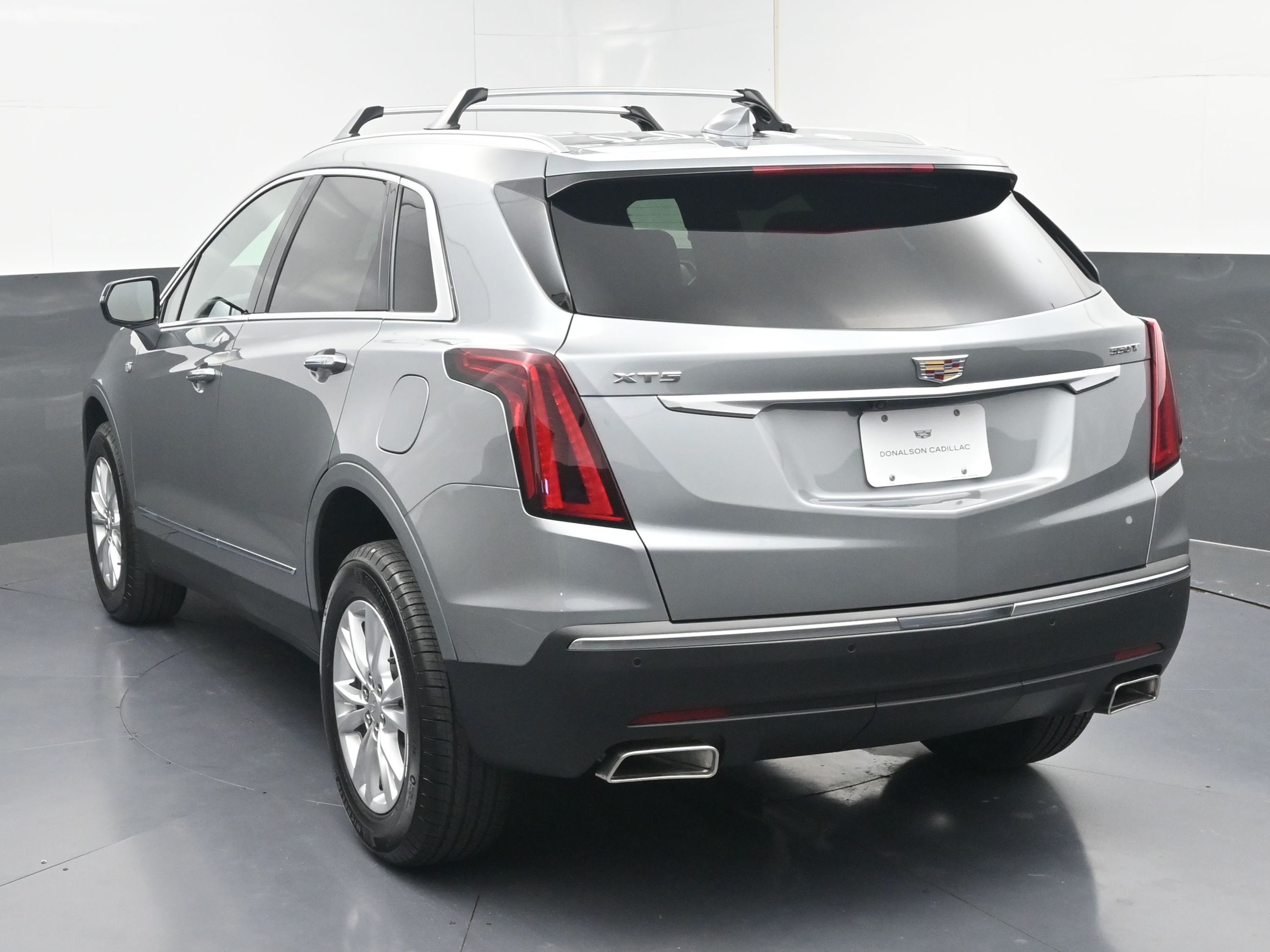2026 Cadillac XT5 Luxury photo 3