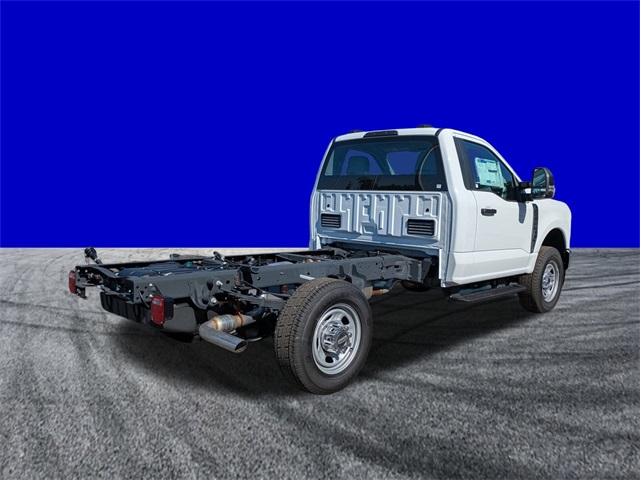 2026 Ford F-350 XL photo 4