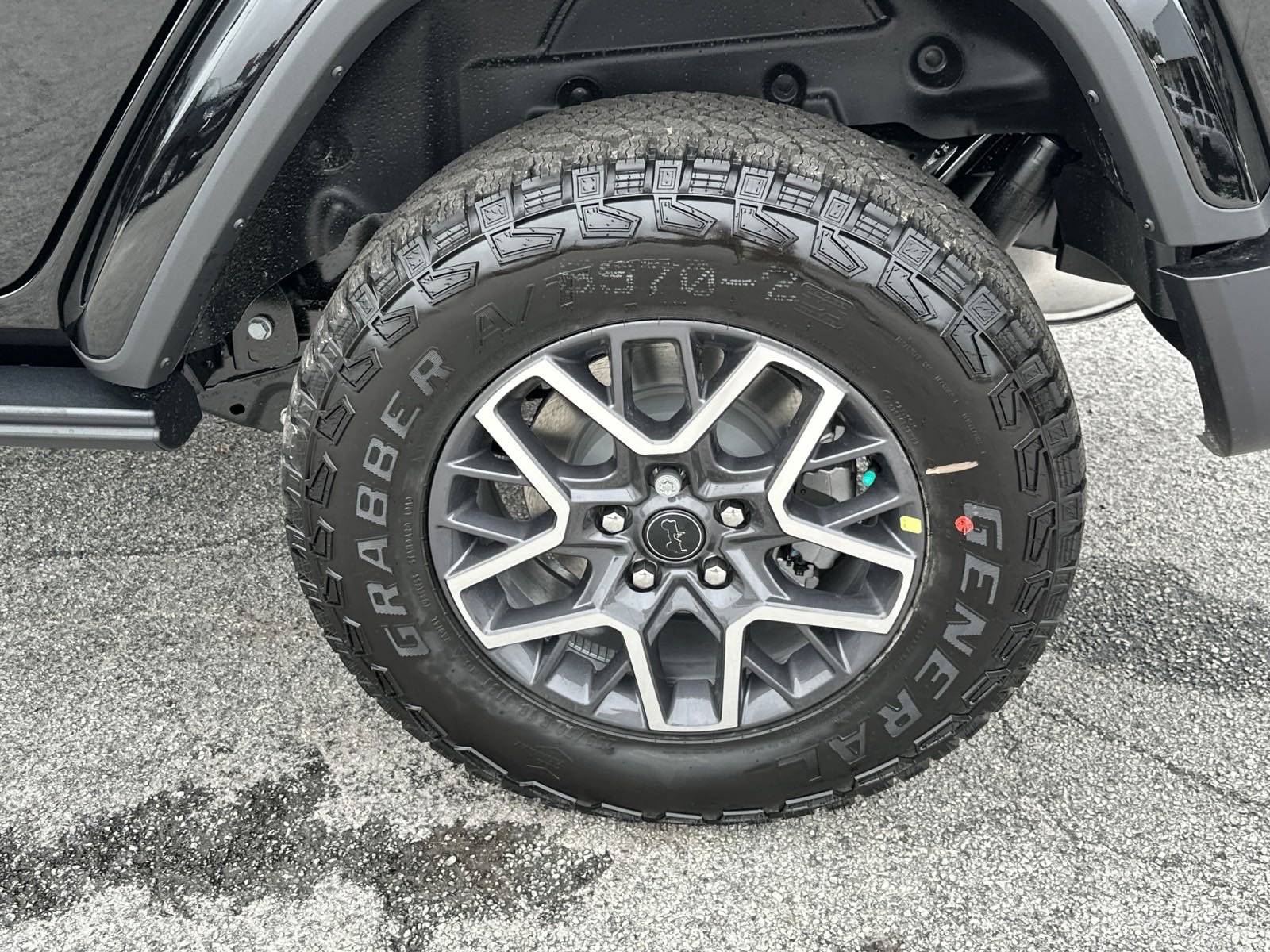 2025 Jeep Wrangler Sahara photo 20